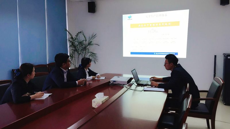 而一般叉车培训学校的师资力量相对较弱，可能存在以下问题：